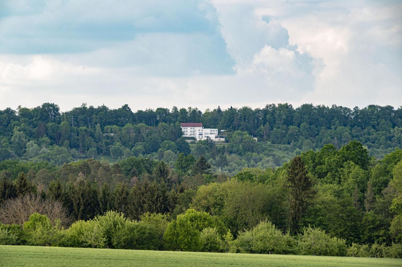 Hotel Pfefferburg Schönaich Exteriör bild